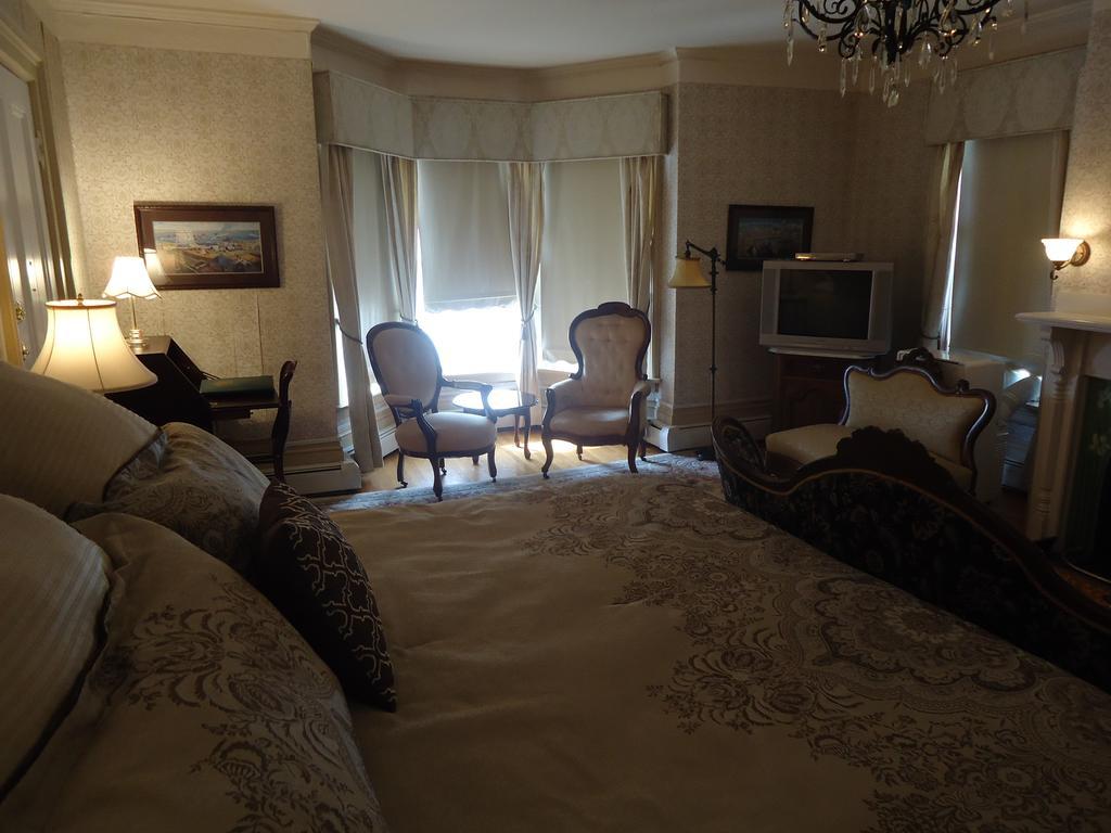 Governor'S Mansion Inn มิรามิชี ภายนอก รูปภาพ
